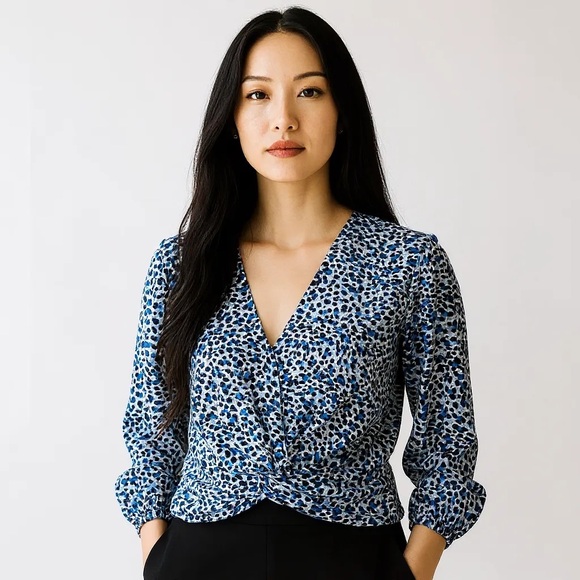 EXPRESS XL Blue Black White Leopard Animal Print Twist Silky Blouse R $78 - Picture 1 of 7